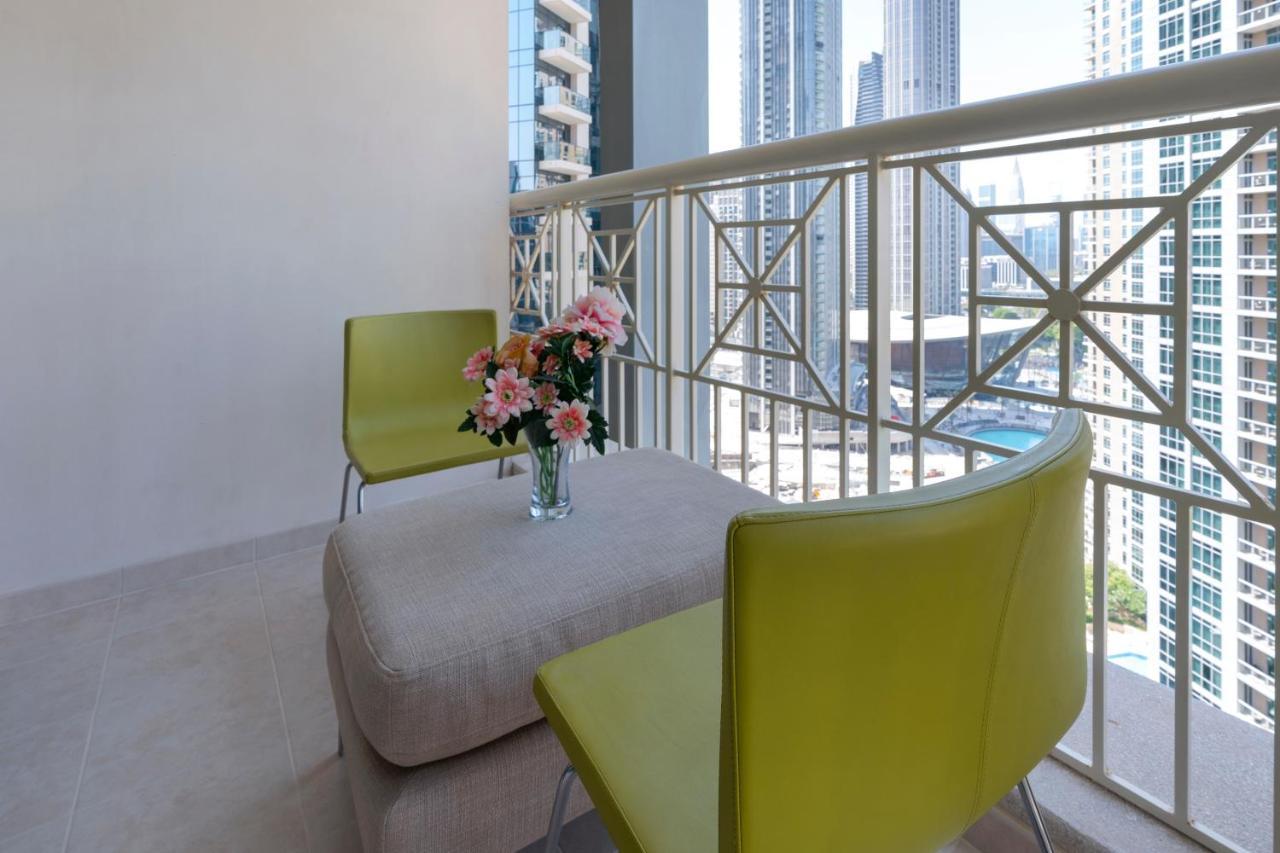 Downtown Dubai, Luxury 2 Bed 2 Bath - Pool, Gym, Aircon, Parking - Views Of The Fountain & Burj Khalifa Appartement Dubai