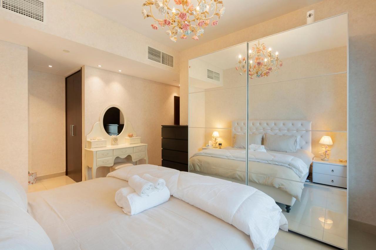 Downtown Dubai, Luxury 2 Bed 2 Bath - Pool, Gym, Aircon, Parking - Views Of The Fountain & Burj Khalifa Appartement *